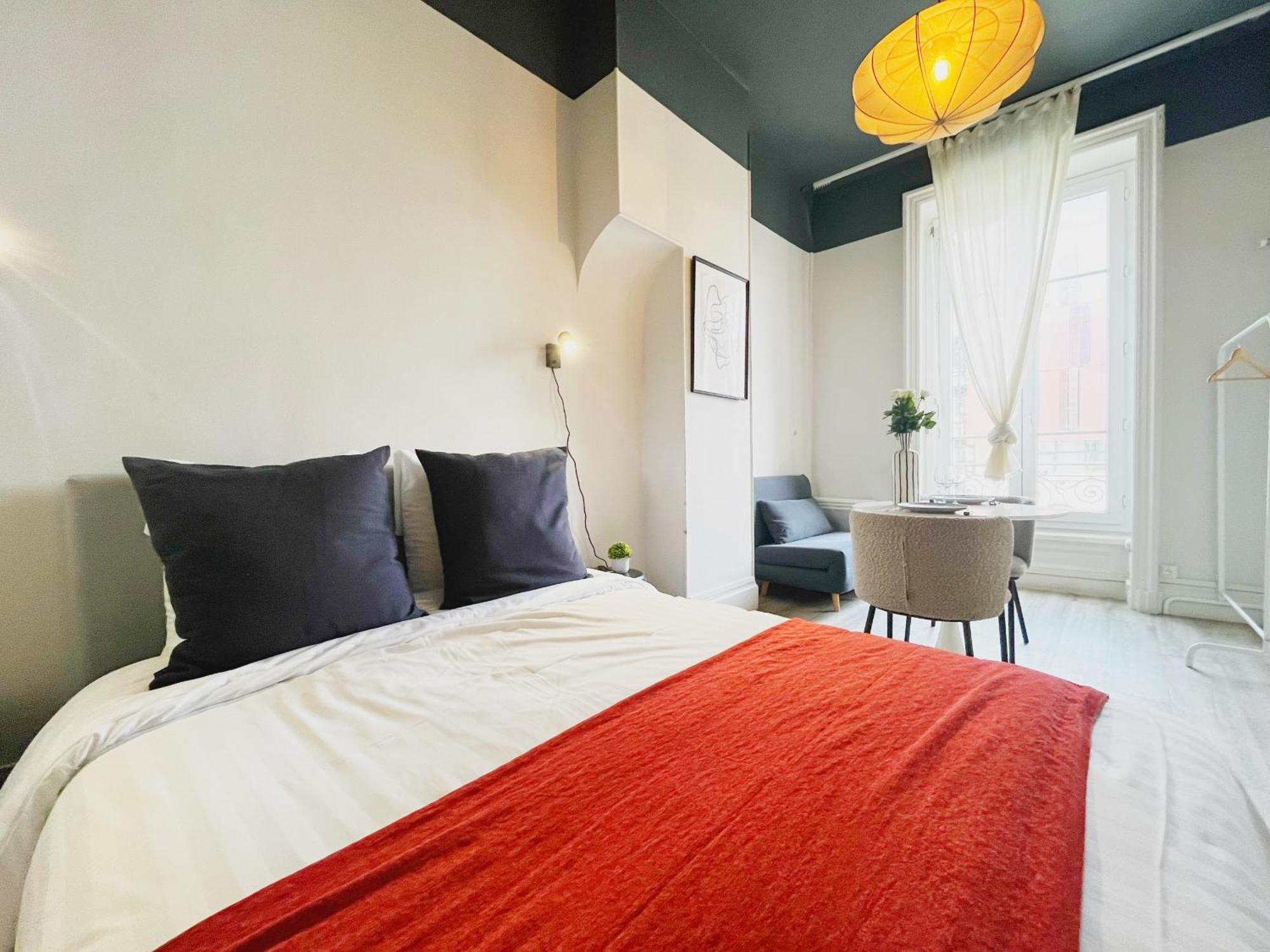 Suite Opium Lyon Extérieur photo
