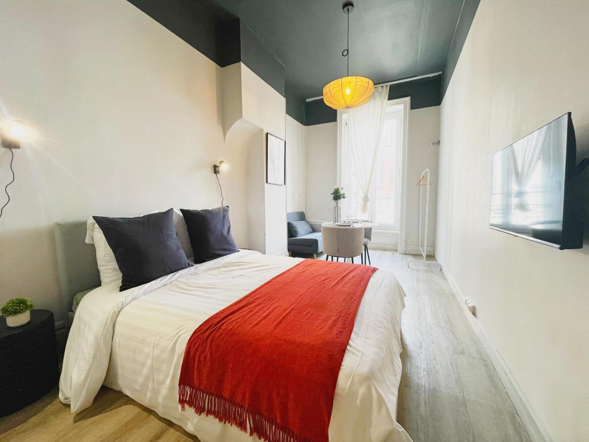 Suite Opium Lyon Extérieur photo